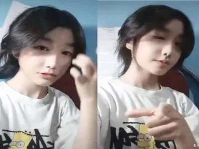 Em gái non tơ bị bạn thân dụ khoe bướm